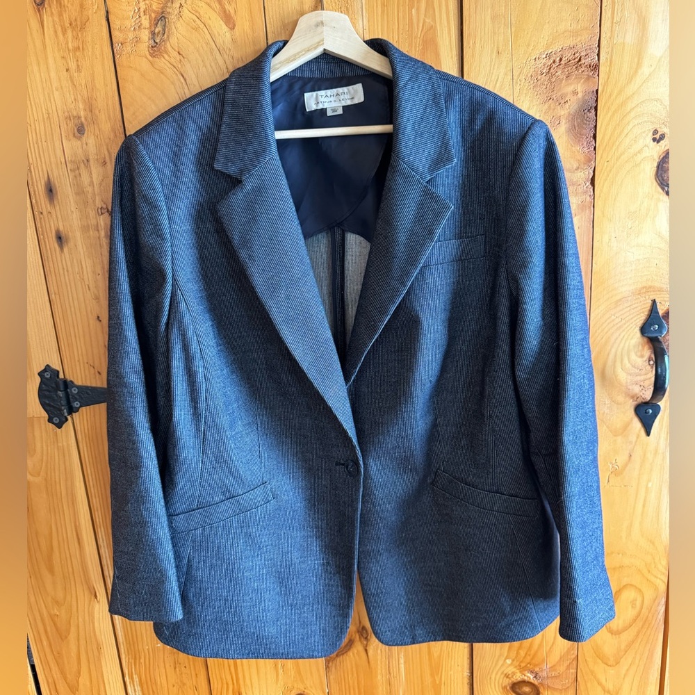 TAHARI ARTHUR LEVINE Tailored Suit 20W / 18W